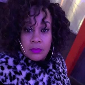 Meet your Posher, Adrienne